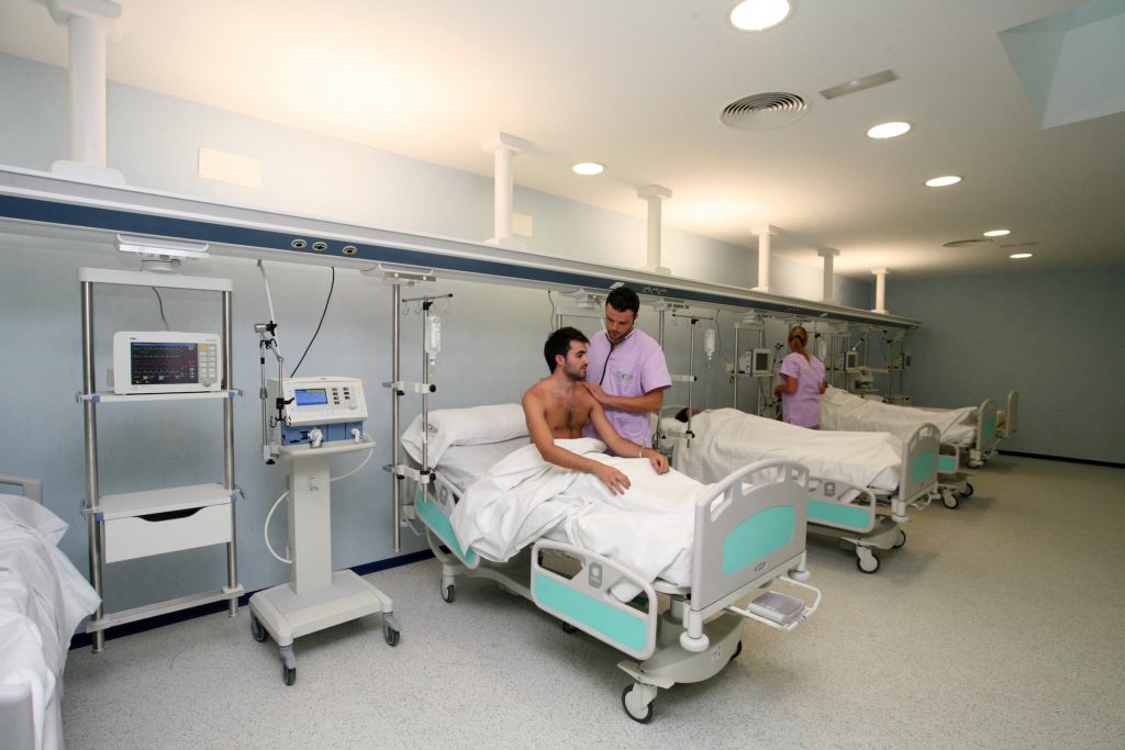 hospital-comprometido-con-sus-pacientes-con-mas-de-30-especialidades-HM-Ciudad-de-Malaga
